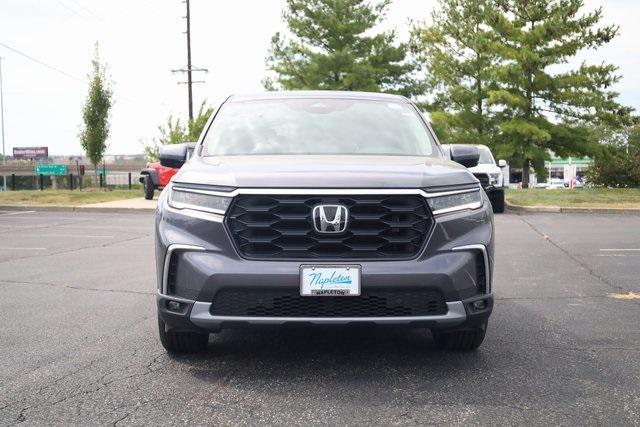 new 2025 Honda Pilot car, priced at $43,095