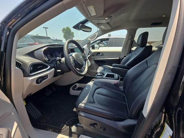 used 2024 Chrysler Pacifica car, priced at $34,125