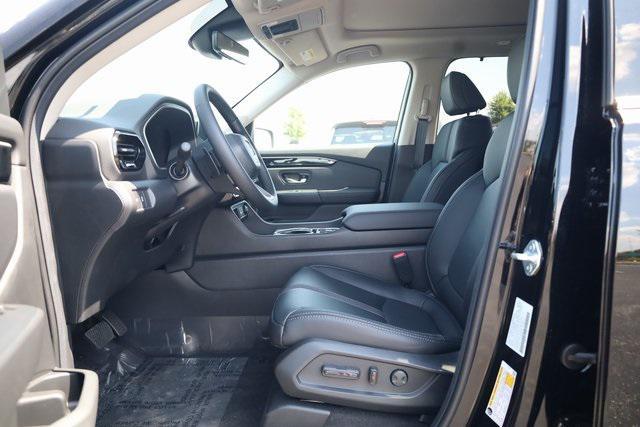 new 2025 Honda Pilot car, priced at $49,995