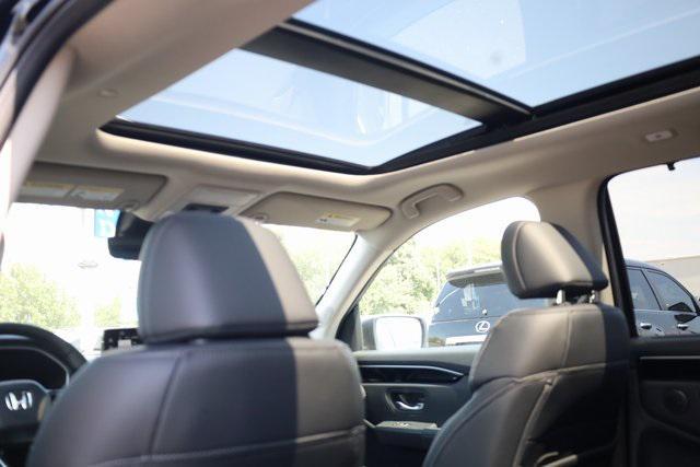 new 2025 Honda Pilot car, priced at $49,995