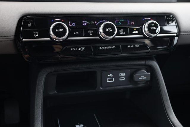 new 2025 Honda Pilot car, priced at $44,095