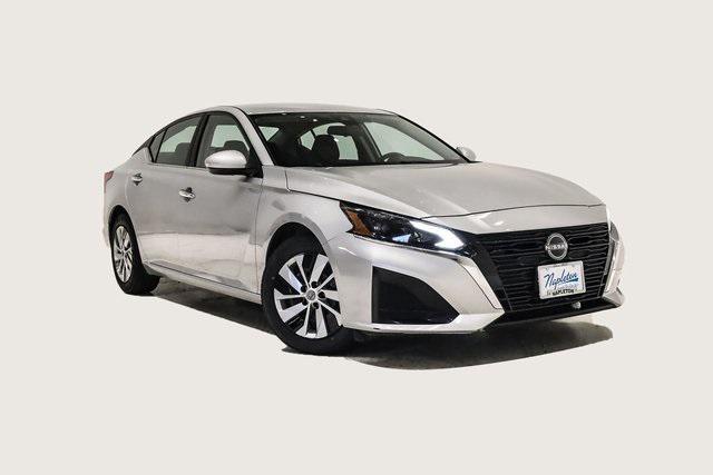 used 2023 Nissan Altima car, priced at $17,900