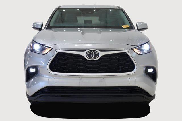 used 2022 Toyota Highlander car, priced at $32,700