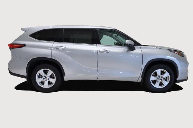 used 2022 Toyota Highlander car, priced at $32,700