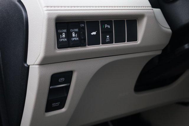 new 2026 Honda Odyssey car, priced at $50,190