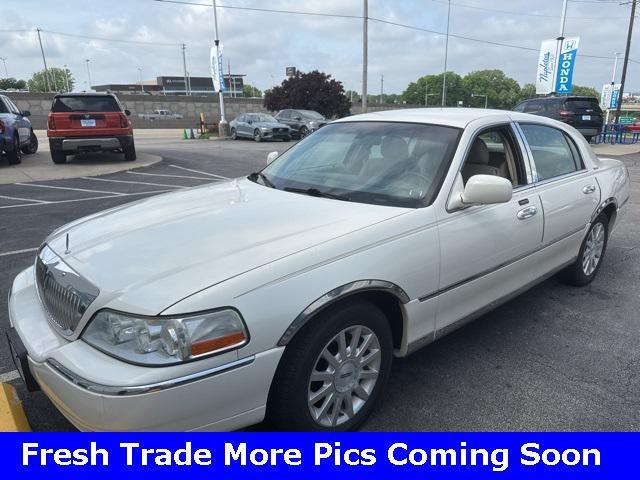 used 2007 Lincoln Town Car car, priced at $10,900