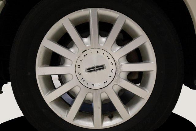 used 2007 Lincoln Town Car car, priced at $10,900
