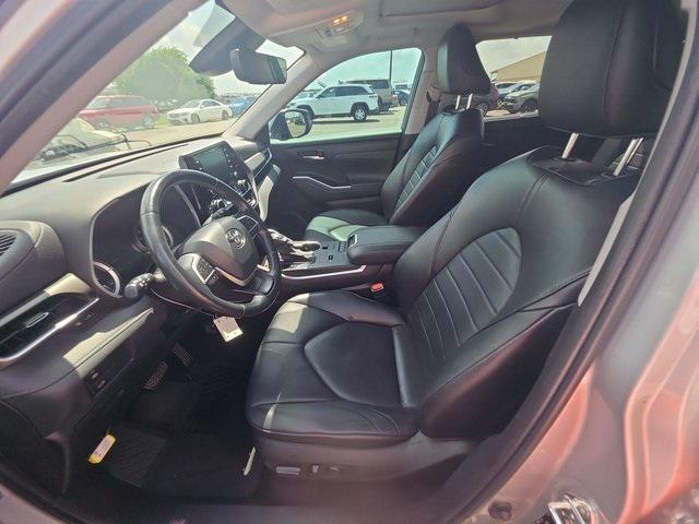used 2022 Toyota Highlander Hybrid car, priced at $36,990
