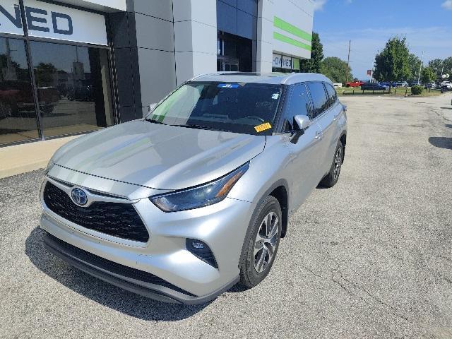 used 2022 Toyota Highlander Hybrid car, priced at $36,990