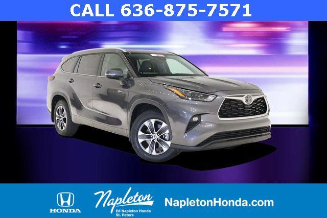 used 2024 Toyota Highlander car, priced at $41,990