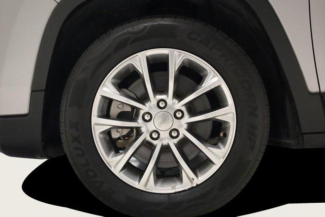 used 2019 Jeep Cherokee car, priced at $15,350