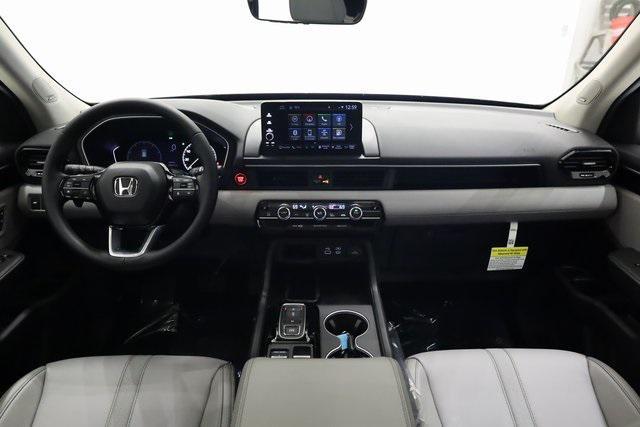 used 2025 Honda Pilot car, priced at $47,000