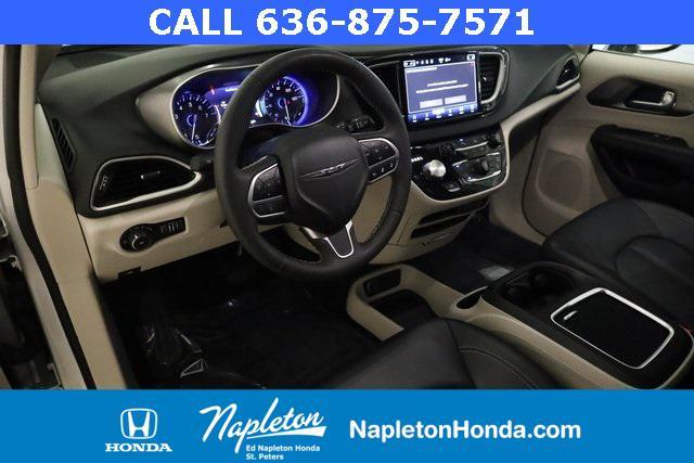 used 2024 Chrysler Pacifica car, priced at $32,425