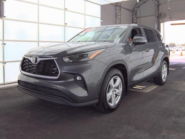 used 2024 Toyota Highlander car, priced at $39,990