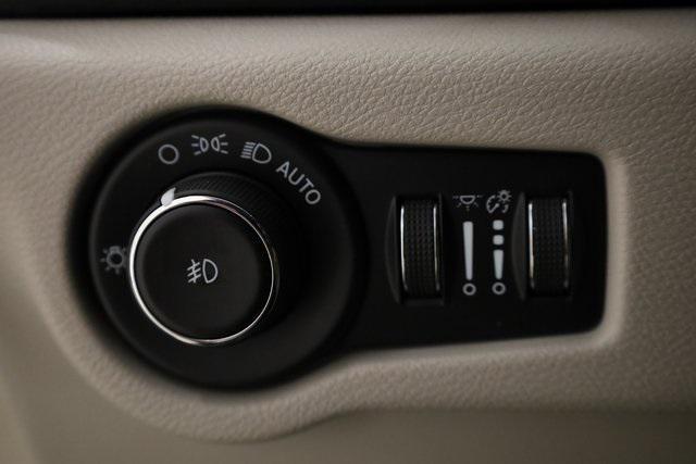 used 2023 Chrysler Pacifica car, priced at $24,400
