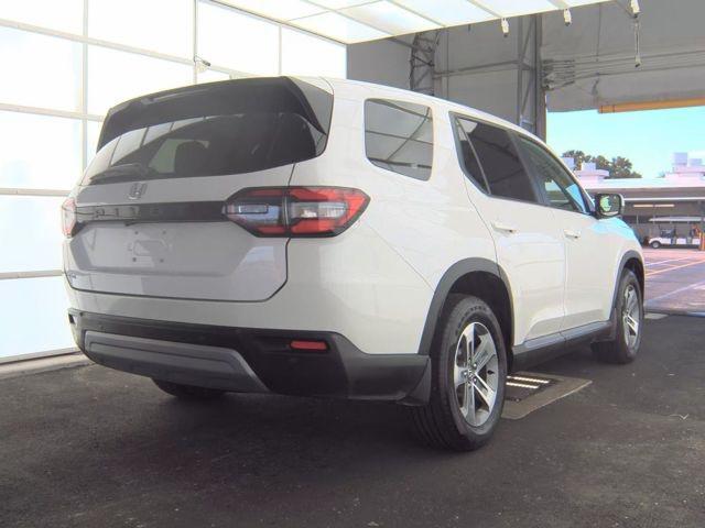 used 2025 Honda Pilot car, priced at $42,990