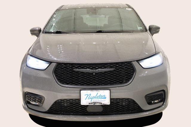 used 2022 Chrysler Pacifica Hybrid car, priced at $25,500