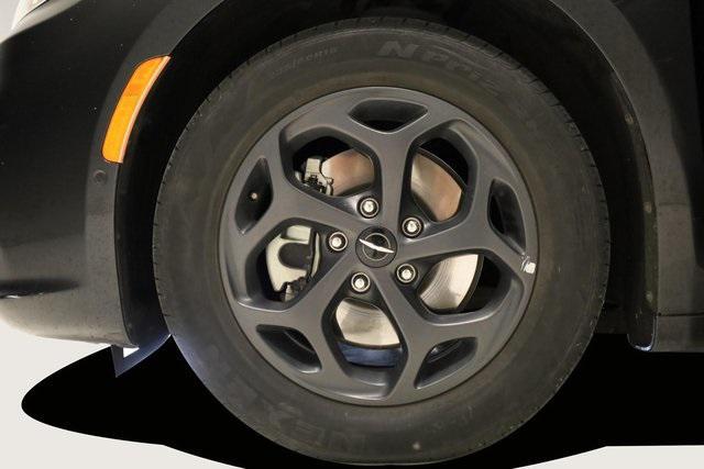 used 2022 Chrysler Pacifica Hybrid car, priced at $31,990