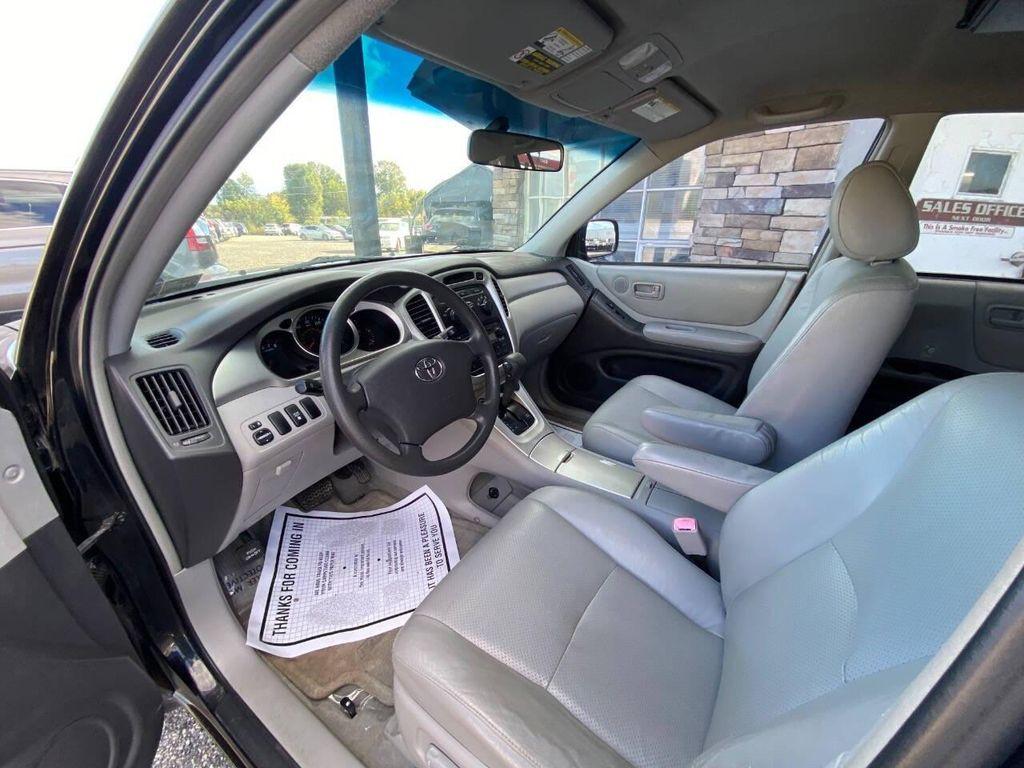 used 2005 Toyota Highlander car, priced at $6,990
