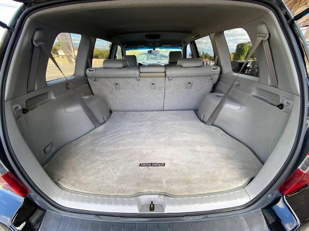 used 2005 Toyota Highlander car, priced at $6,990