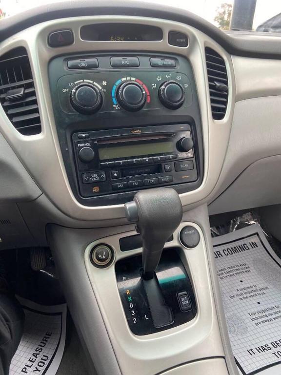 used 2006 Toyota Highlander car, priced at $6,990