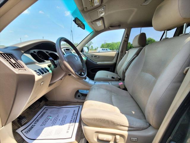 used 2005 Toyota Highlander car, priced at $6,990