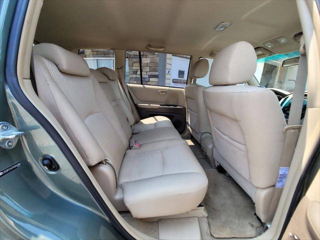 used 2005 Toyota Highlander car, priced at $6,990