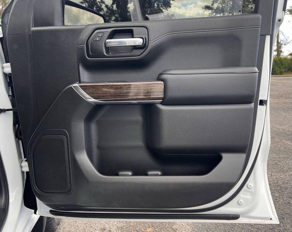 used 2021 GMC Sierra 1500 car, priced at $31,900