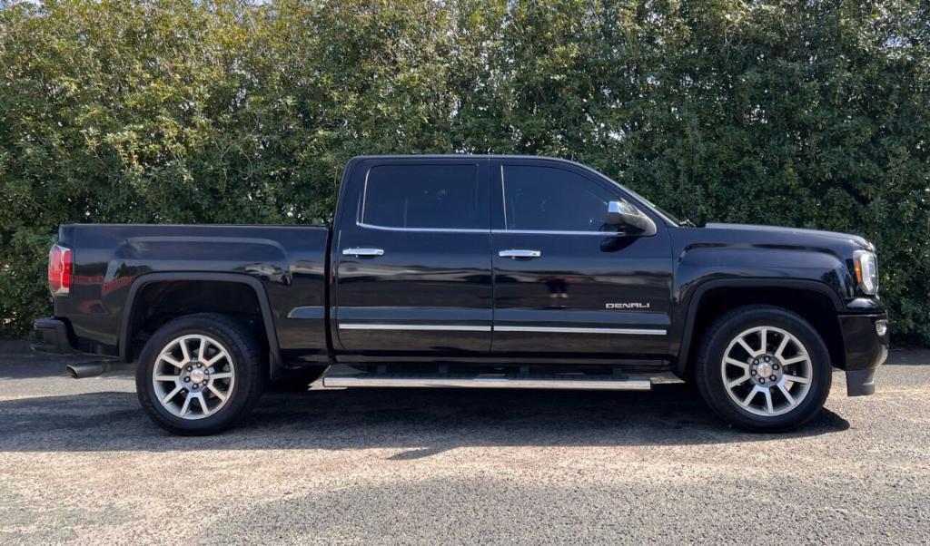 used 2018 GMC Sierra 1500 car, priced at $31,900