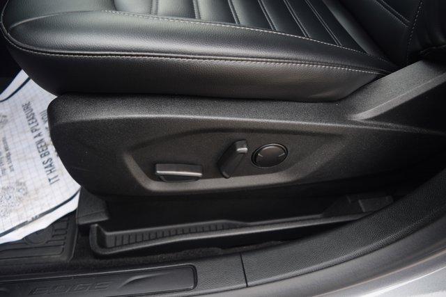 used 2022 Ford Edge car, priced at $25,000