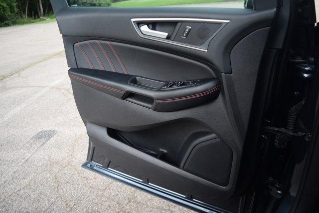 used 2022 Ford Edge car, priced at $24,000