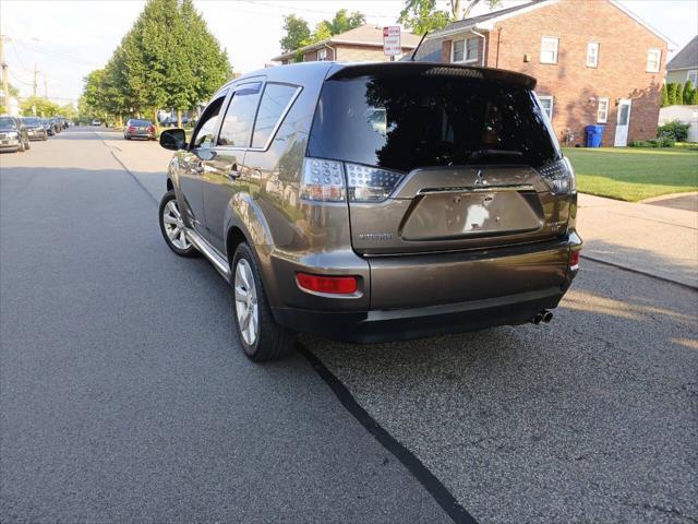 used 2011 Mitsubishi Outlander car, priced at $6,999