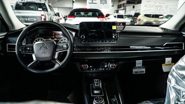 new 2024 Mitsubishi Outlander car, priced at $32,188