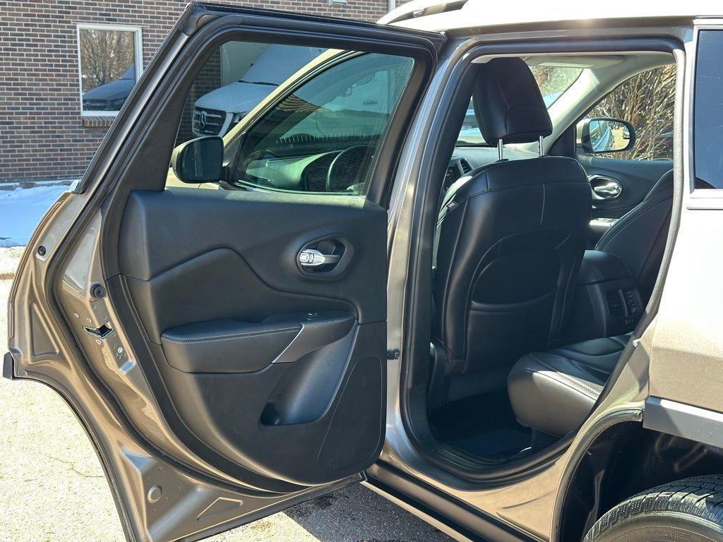 used 2019 Jeep Cherokee car, priced at $17,905