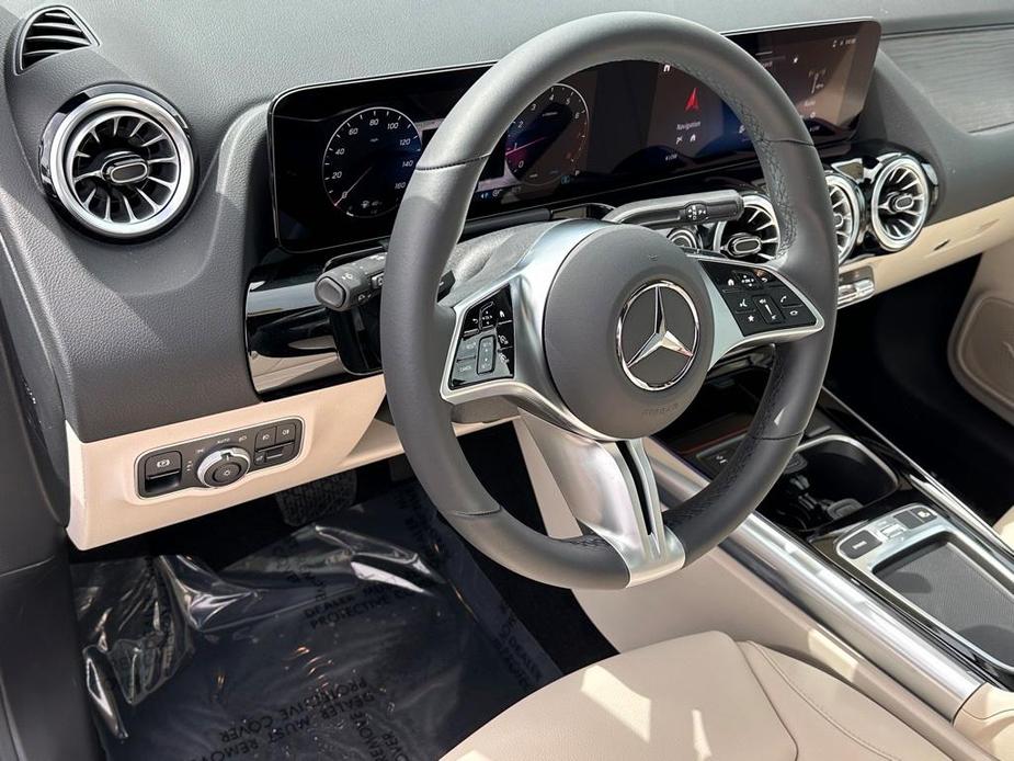 new 2024 Mercedes-Benz GLA 250 car, priced at $49,625