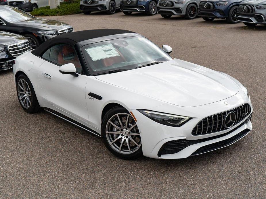 new 2023 Mercedes-Benz AMG SL 43 car, priced at $110,362