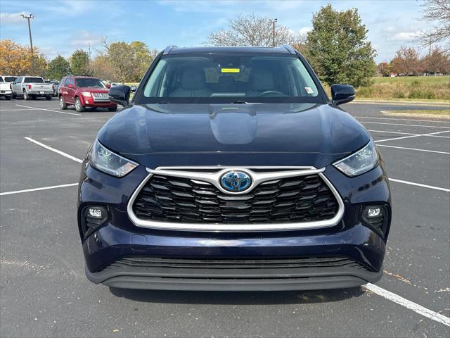 used 2021 Toyota Highlander Hybrid car, priced at $35,500