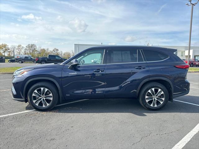 used 2021 Toyota Highlander Hybrid car, priced at $35,500