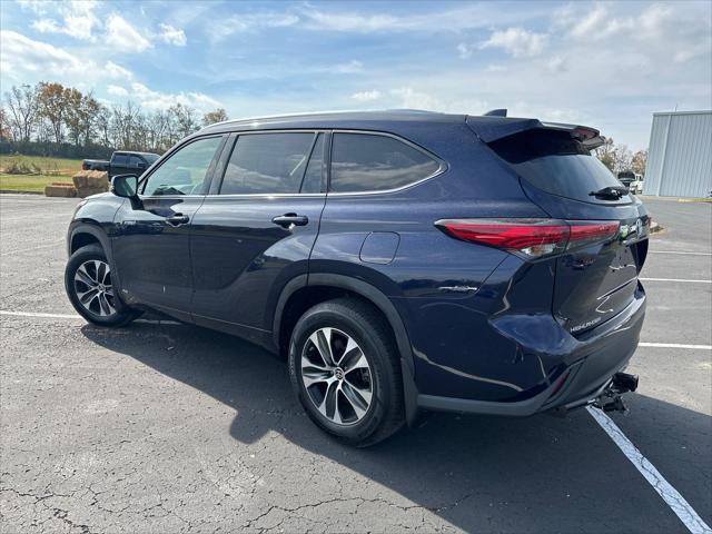 used 2021 Toyota Highlander Hybrid car, priced at $35,500