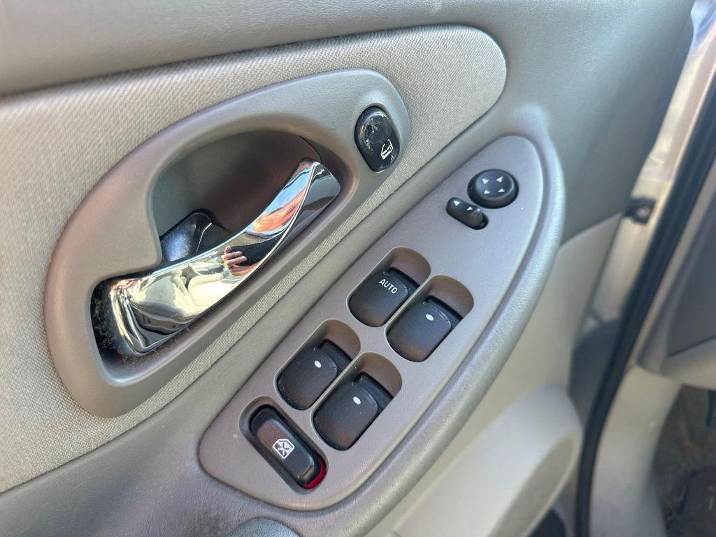 used 2004 Chevrolet Malibu car, priced at $3,250