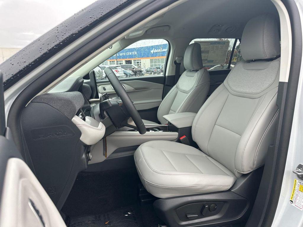 new 2025 Ford Explorer car, priced at $45,500