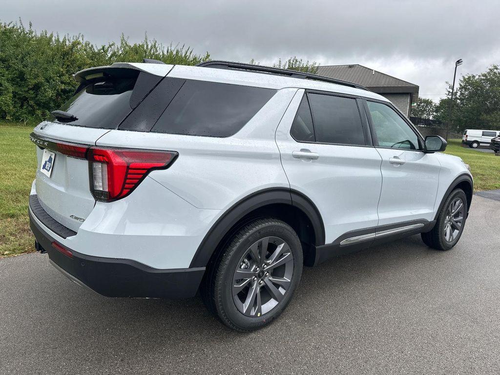 new 2025 Ford Explorer car, priced at $45,500