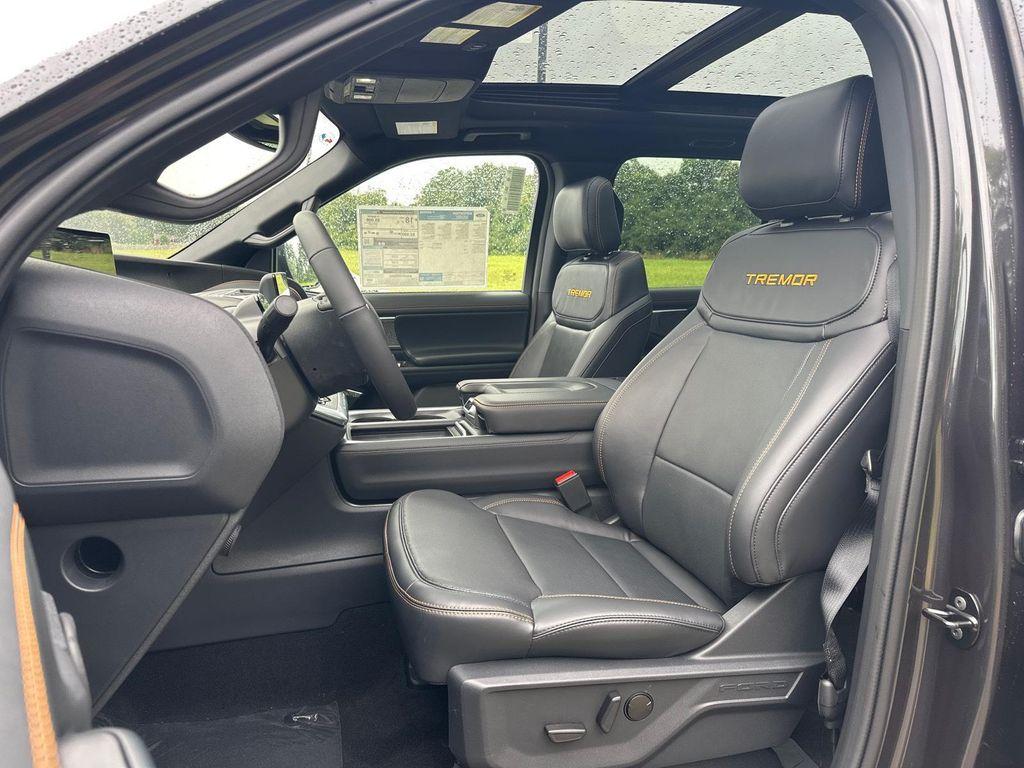 new 2025 Ford Expedition car, priced at $85,130