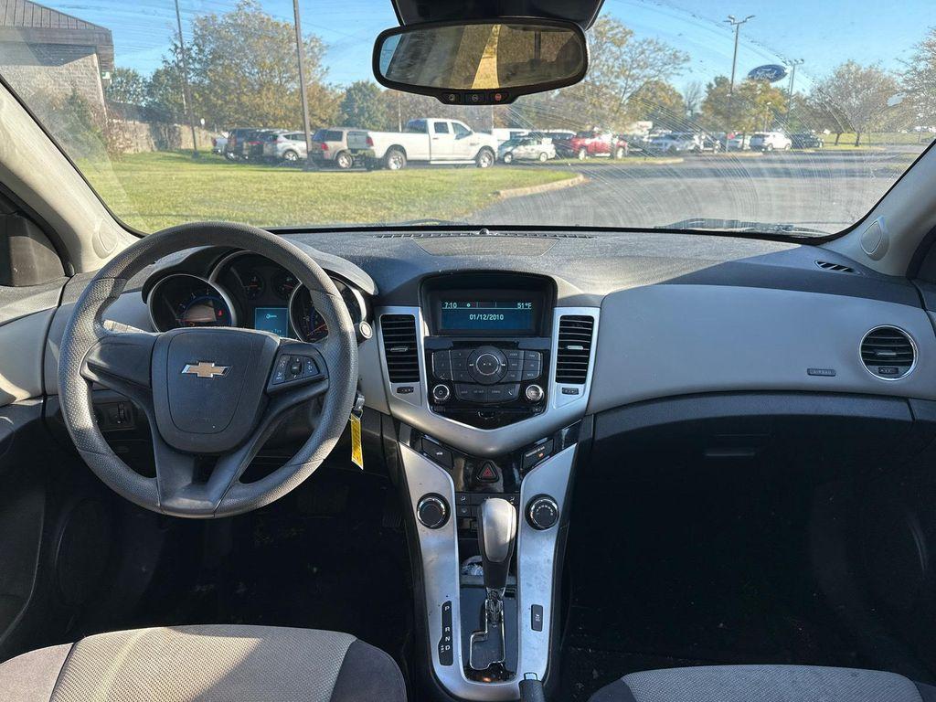 used 2015 Chevrolet Cruze car, priced at $4,000