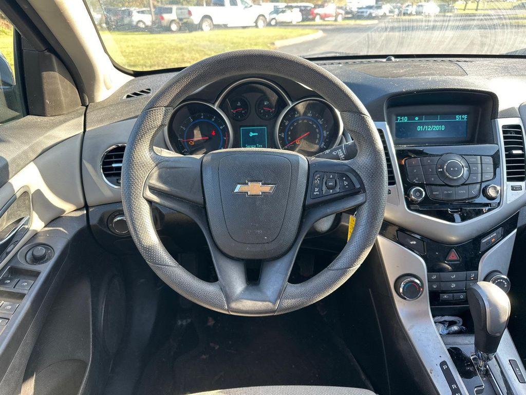 used 2015 Chevrolet Cruze car, priced at $4,000