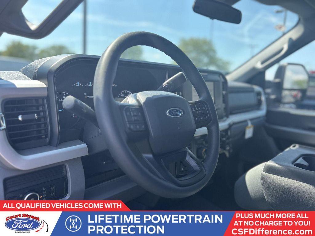 new 2025 Ford F-250 car, priced at $61,725