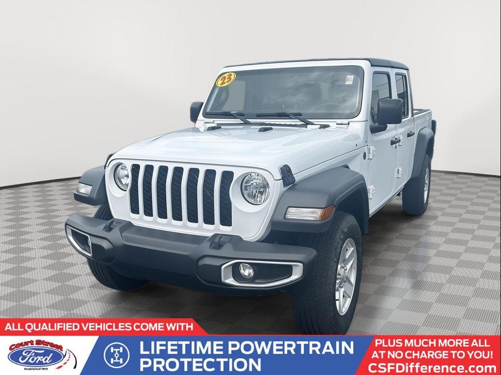 used 2023 Jeep Gladiator car, priced at $27,627