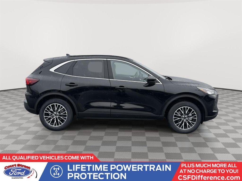 new 2025 Ford Escape PHEV car, priced at $32,000