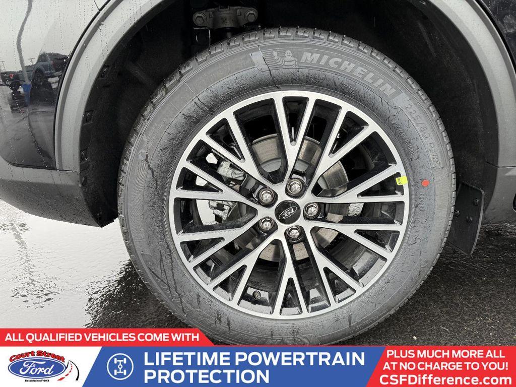 new 2025 Ford Escape PHEV car, priced at $32,000