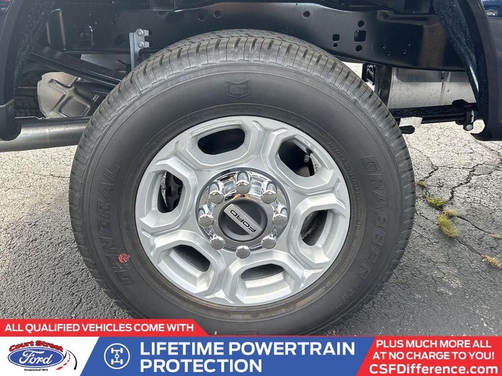 new 2025 Ford F-250 car, priced at $55,471